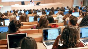 Jusqu'à 9000 euros par an : une université française ouvre des bourses attractives pour ces étudiants étrangers